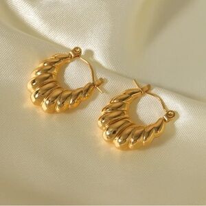 NEW💎18K Gold Plated Hoop Earrings*Huggie Earrings